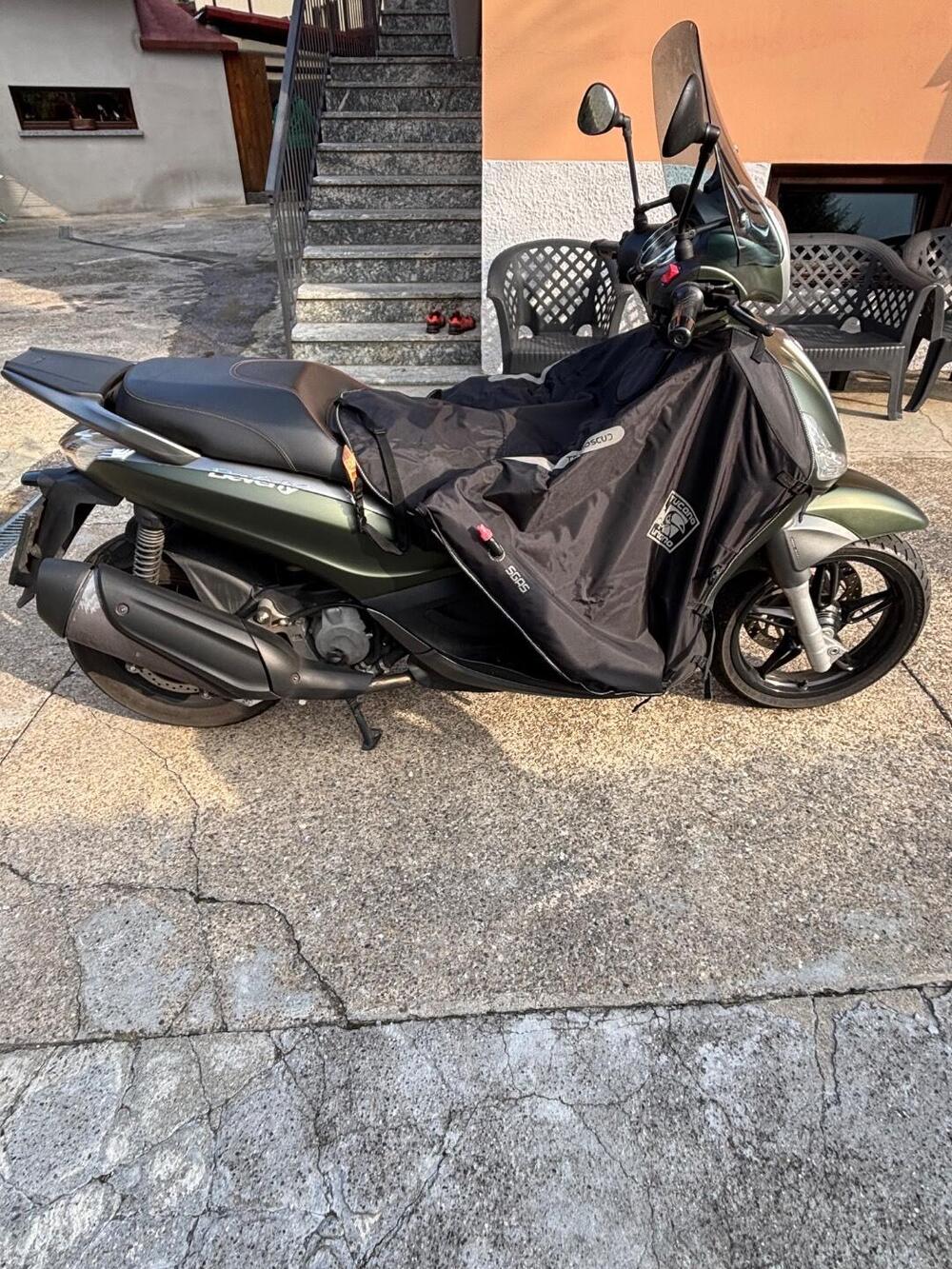 Piaggio Beverly 350 SportTouring ie ABS (2011 - 17) (3)