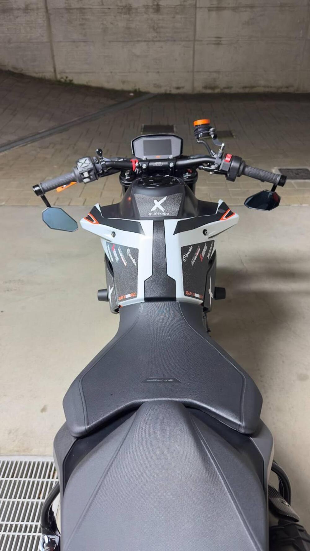 KTM 890 Duke R (2021) (3)