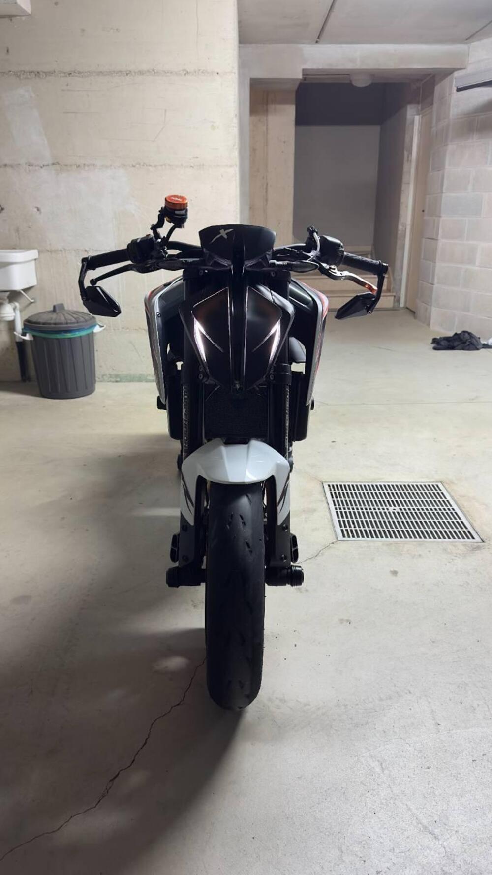 KTM 890 Duke R (2021) (2)