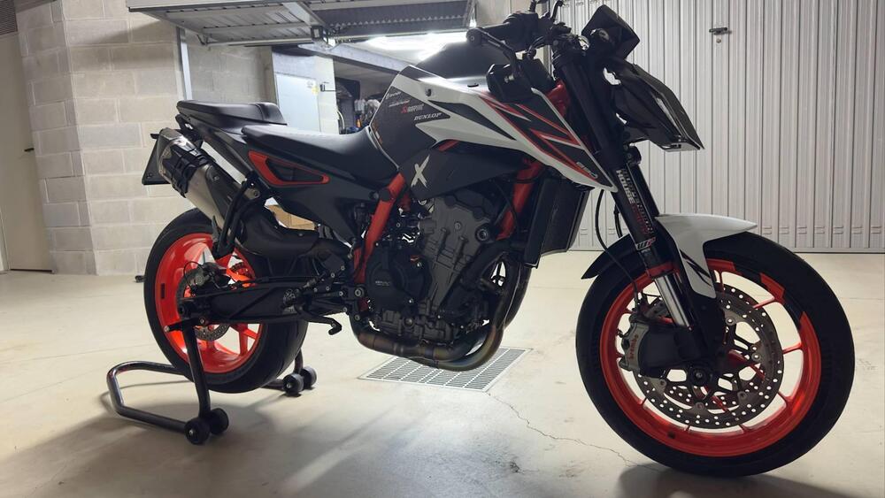 KTM 890 Duke R (2021) (4)