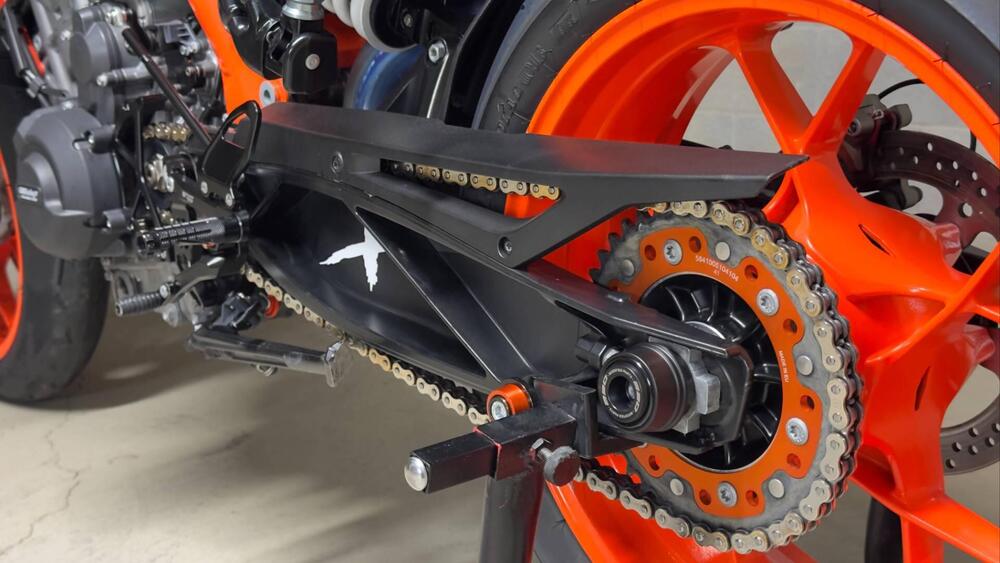 KTM 890 Duke R (2021) (6)