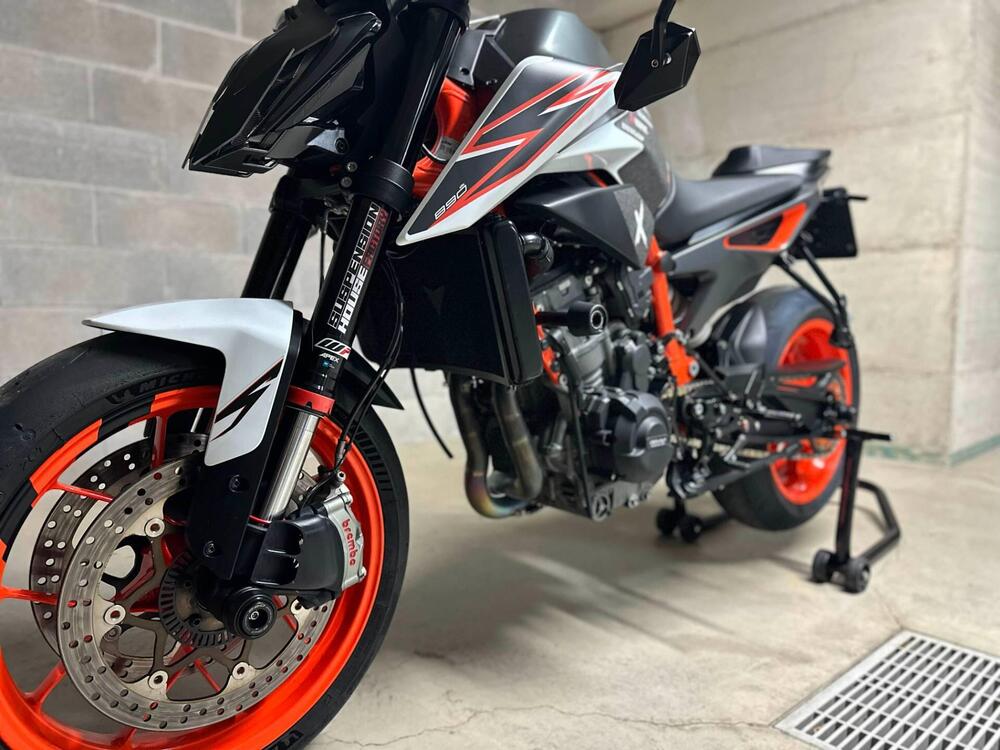 KTM 890 Duke R (2021) (8)