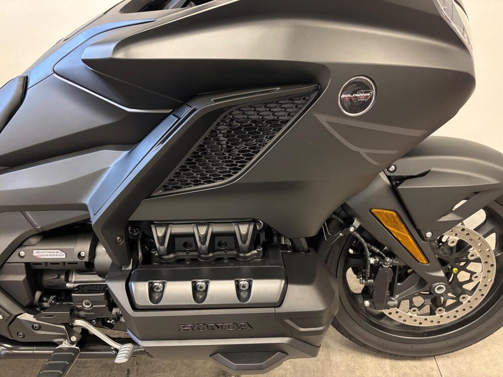 Honda GL 1800 Gold Wing 50° Anniversario (2025 - 26) (5)