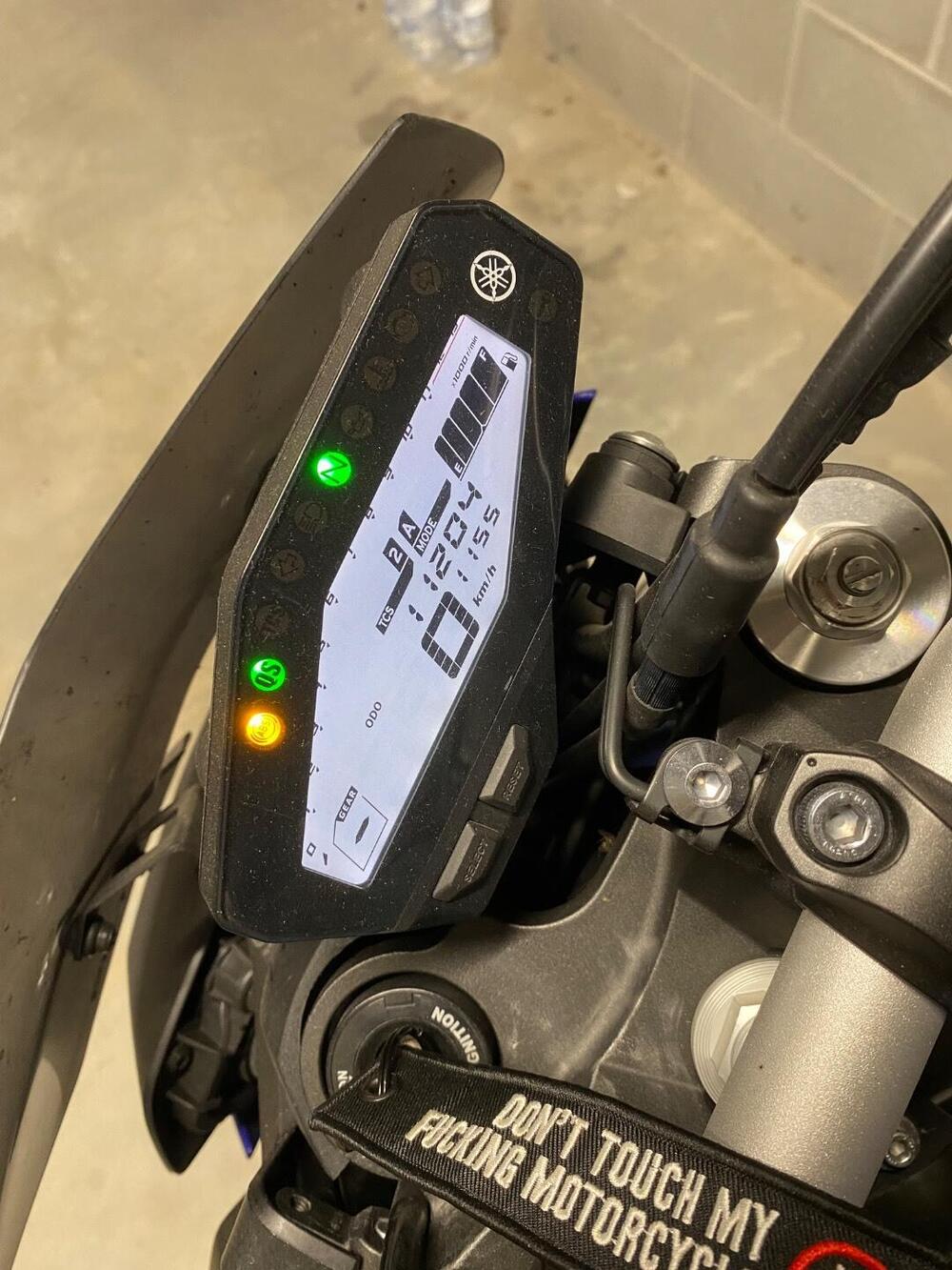 Yamaha MT-09 (2017 - 20) (2)