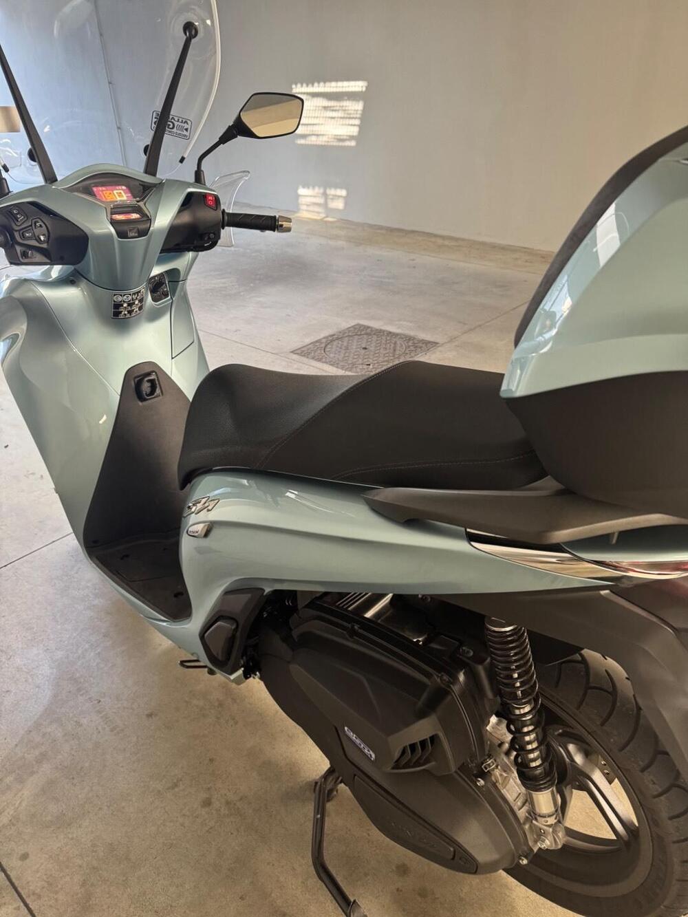 Honda SH 350 (2021 - 24) (3)