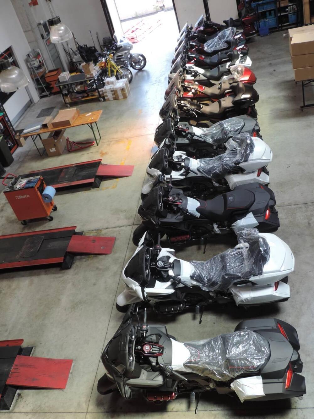 Honda GL 1800 Gold Wing 50° Anniversario (2025 - 26) (15)