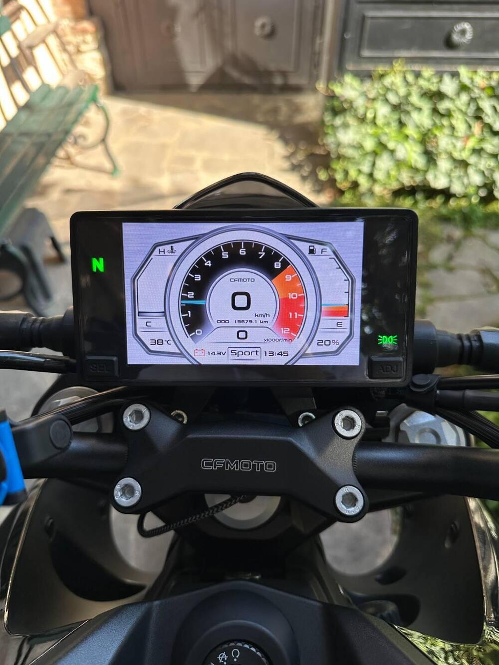 CFMOTO 300NK (2021 - 26) (15)