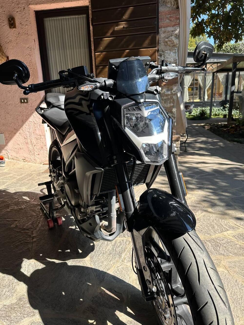 CFMOTO 300NK (2021 - 26) (4)