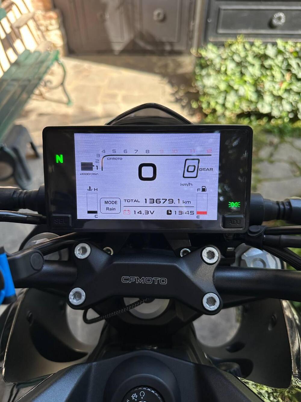 CFMOTO 300NK (2021 - 26) (16)