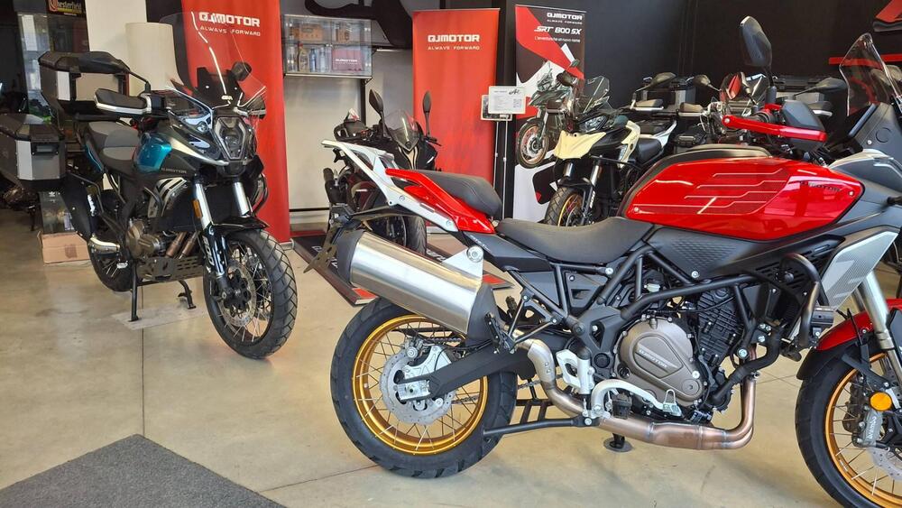 QJ Motor SRT 700 SX (2025 - 26) (5)