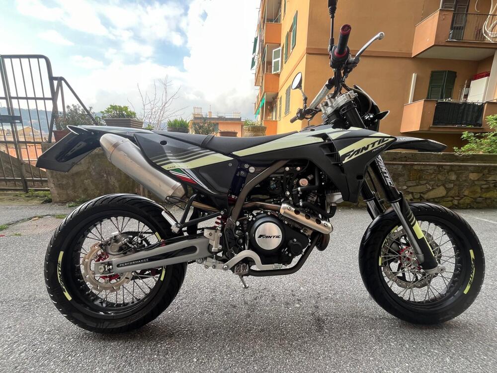 Fantic Motor XMF 125 Motard Performance 4T (2023 - 24) (2)