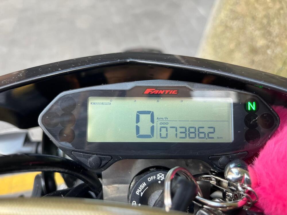 Fantic Motor XMF 125 Motard Performance 4T (2023 - 24) (6)