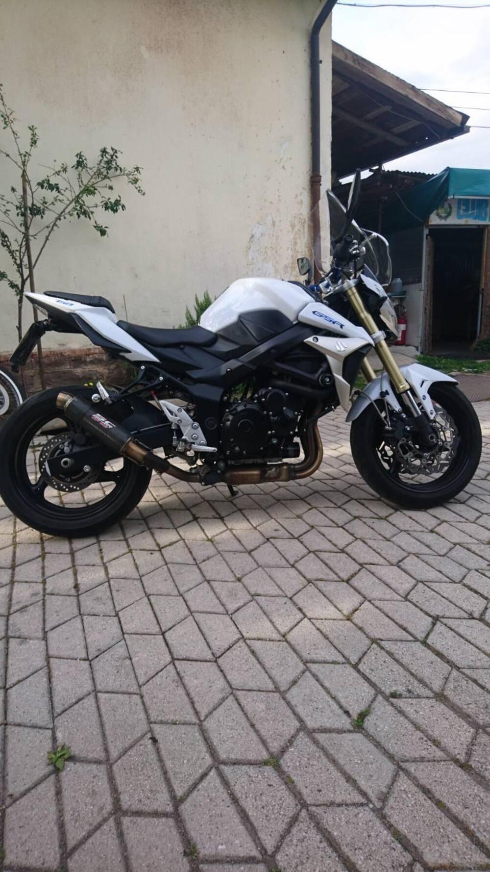 Suzuki GSR 750 (2010 - 15)