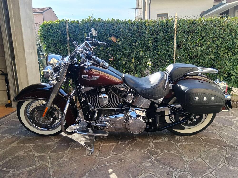 Harley-Davidson 1585 Softail Deluxe (2011) - FLSTN