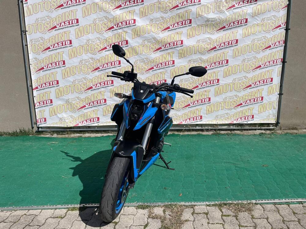 Suzuki GSX-8S Team Suzuki Edition (2024) (3)