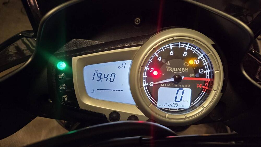 Triumph Street Triple R (2009 - 12) (4)
