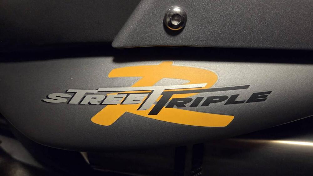 Triumph Street Triple R (2009 - 12) (5)