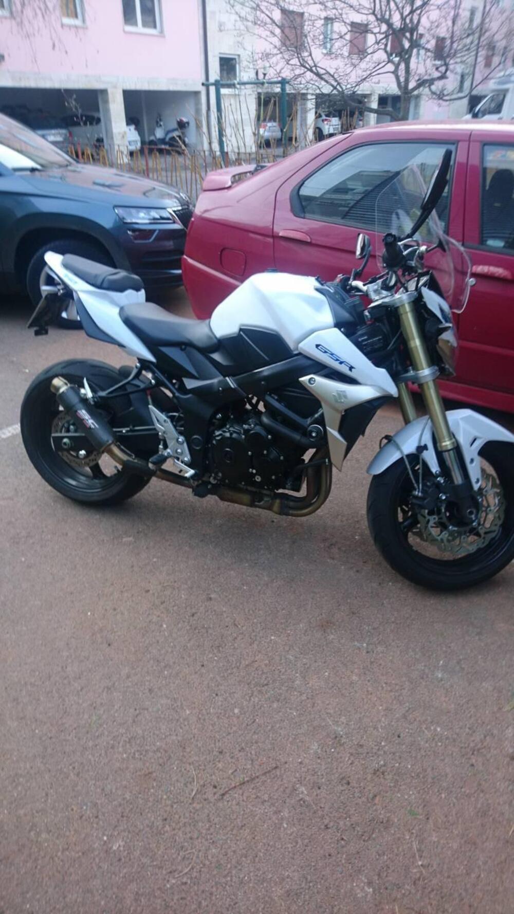 Suzuki GSR 750 (2010 - 15)