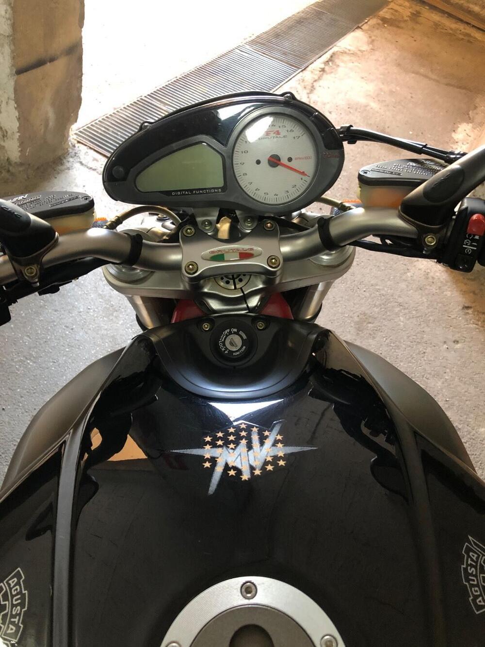 MV Agusta Brutale 750 s F4 (12)