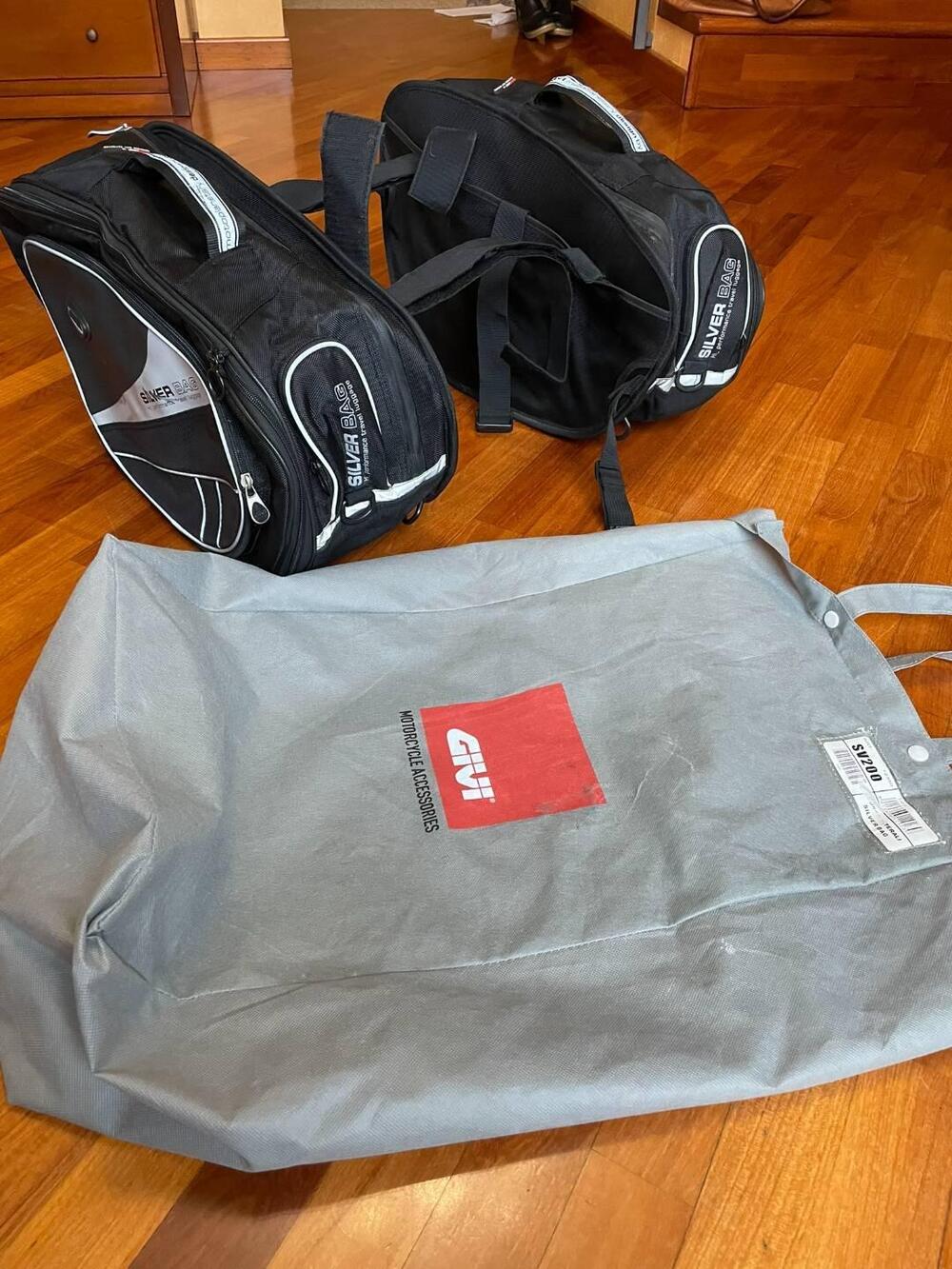 Borse GIVI morbide universali