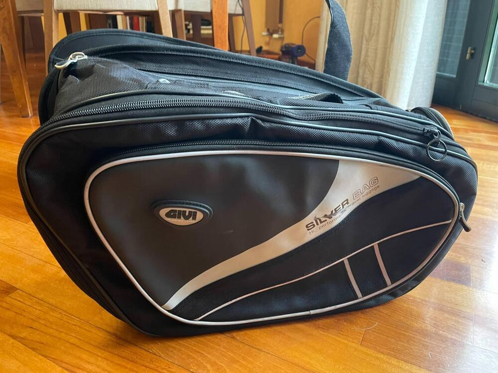 Borse GIVI morbide universali (2)