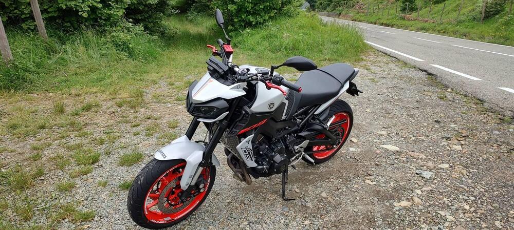 Yamaha MT-09 (2017 - 20) (4)