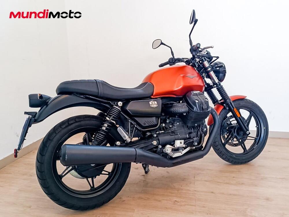 Moto Guzzi V7 Stone Centenario (2021 - 22) (3)