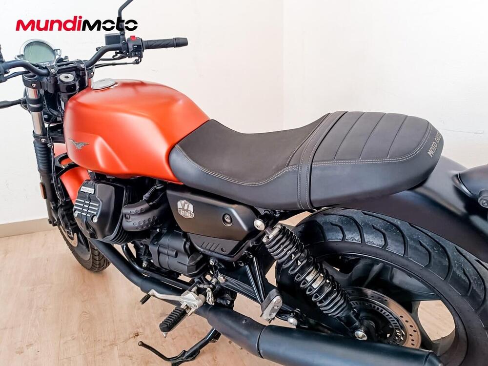 Moto Guzzi V7 Stone Centenario (2021 - 22) (10)