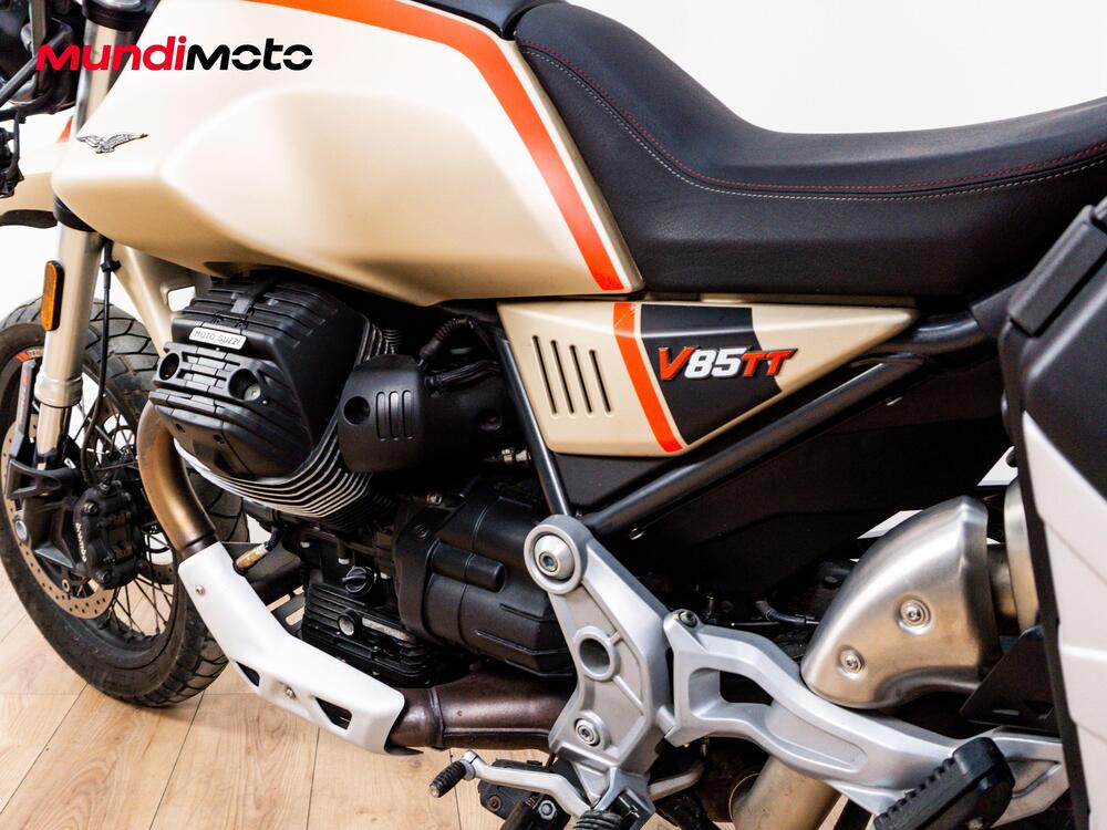 Moto Guzzi V85 TT Travel (2020) (10)