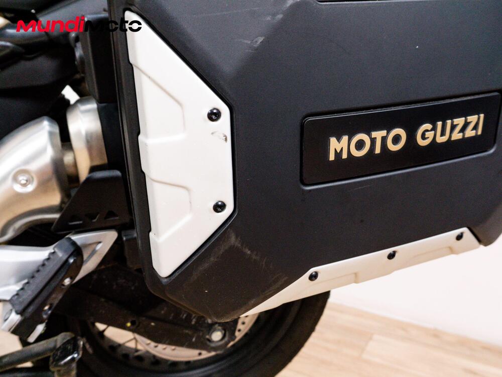 Moto Guzzi V85 TT Travel (2020) (14)