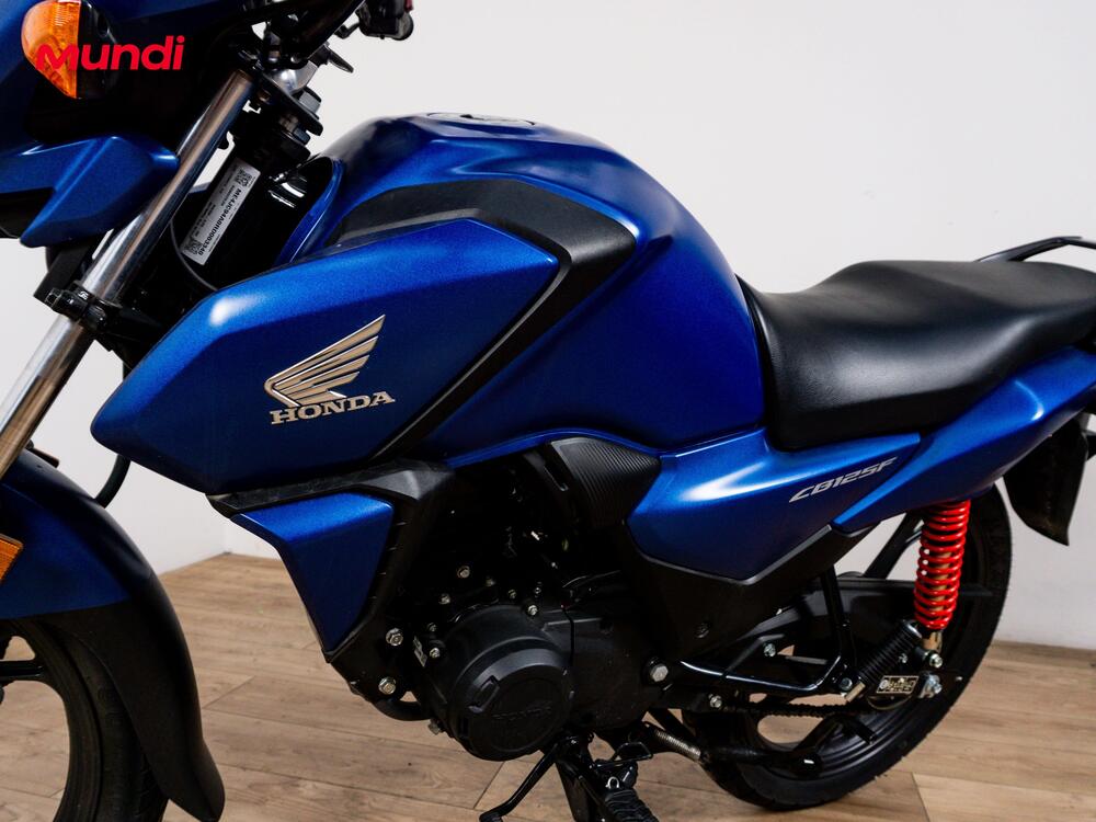 Honda CB 125 F (2026) (9)