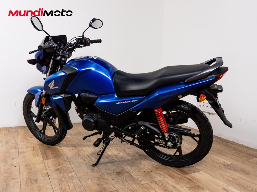 Honda CB 125 F (2026) (7)