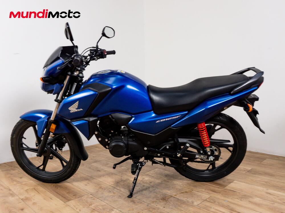 Honda CB 125 F (2026) (6)