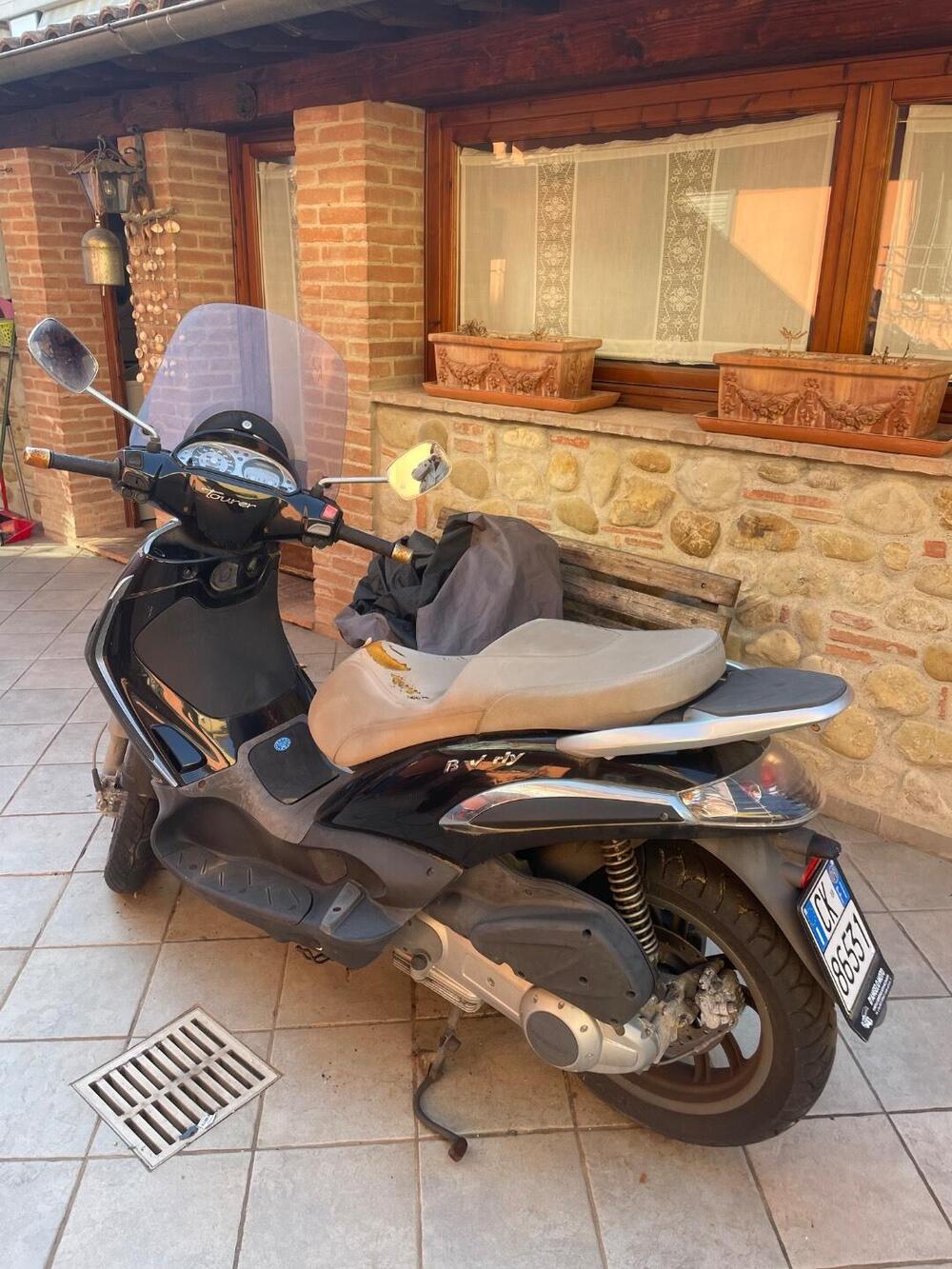 Piaggio Beverly 300 i.e. (2010 - 16) (2)