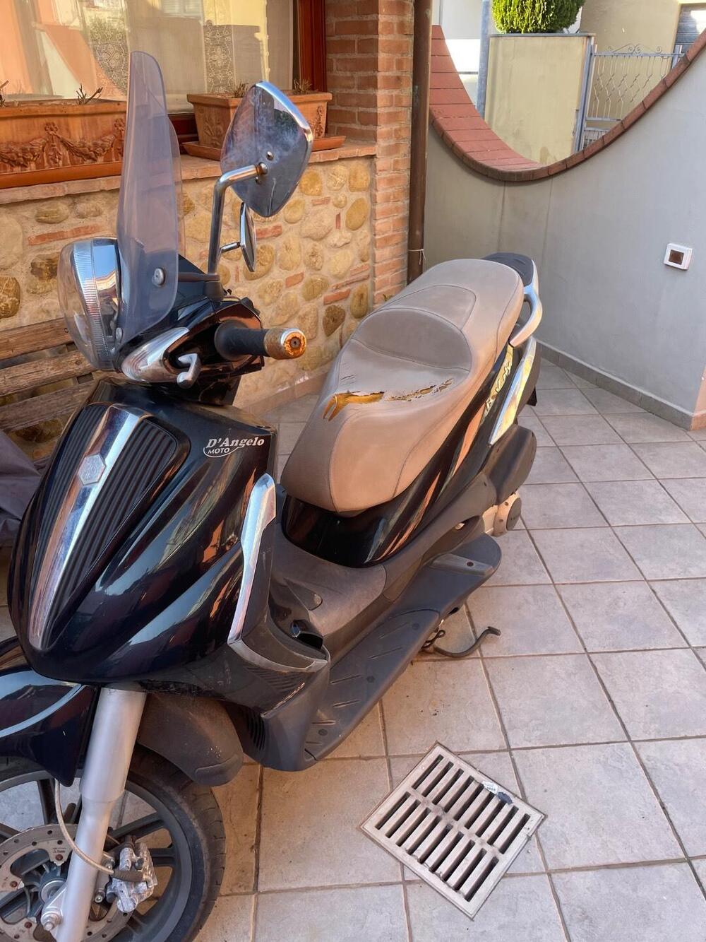 Piaggio Beverly 300 i.e. (2010 - 16) (3)