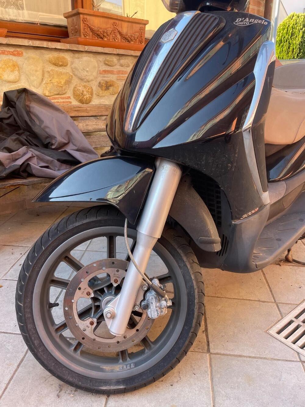 Piaggio Beverly 300 i.e. (2010 - 16) (6)