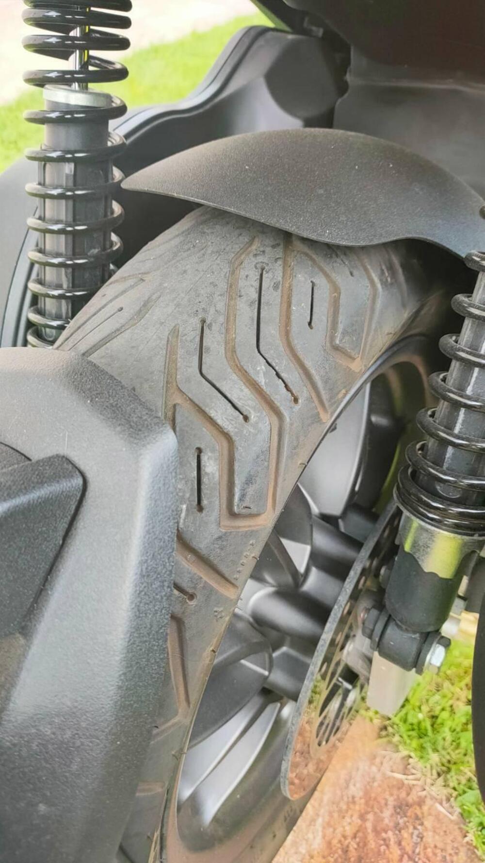 Piaggio Beverly 300 ABS-ASR (2021 - 25) (5)