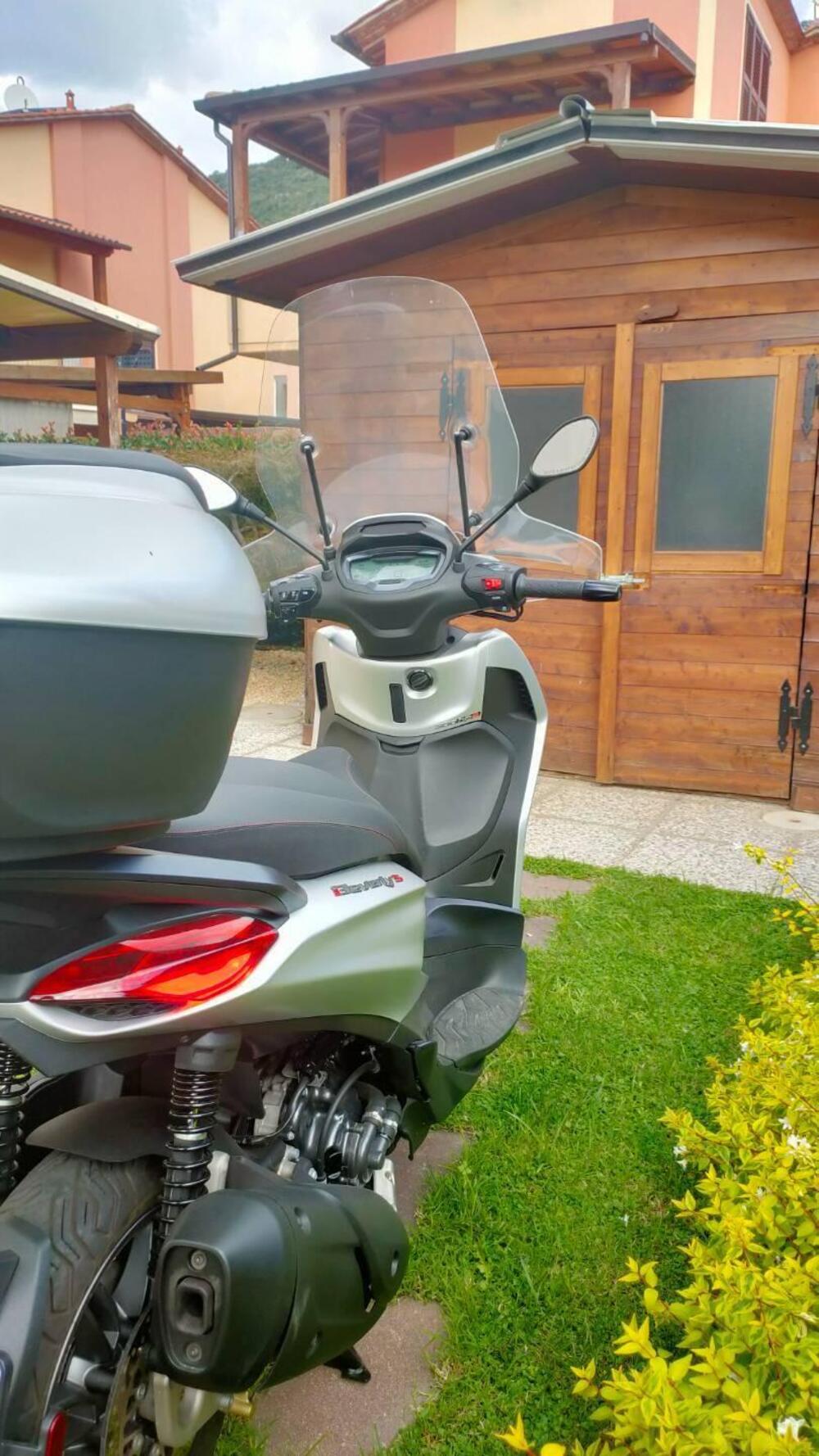 Piaggio Beverly 300 ABS-ASR (2021 - 25) (7)