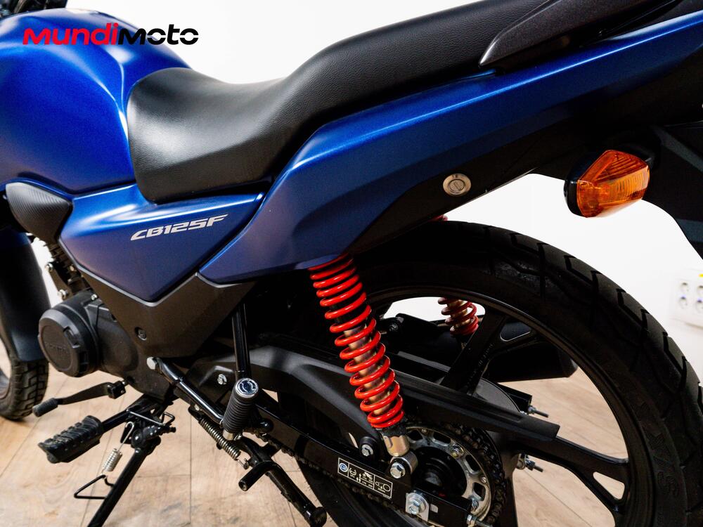 Honda CB 125 F (2026) (10)
