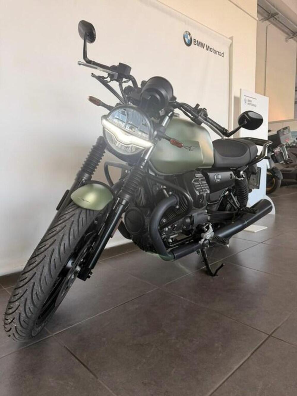 Moto Guzzi V7 Stone (2021 - 24) (5)