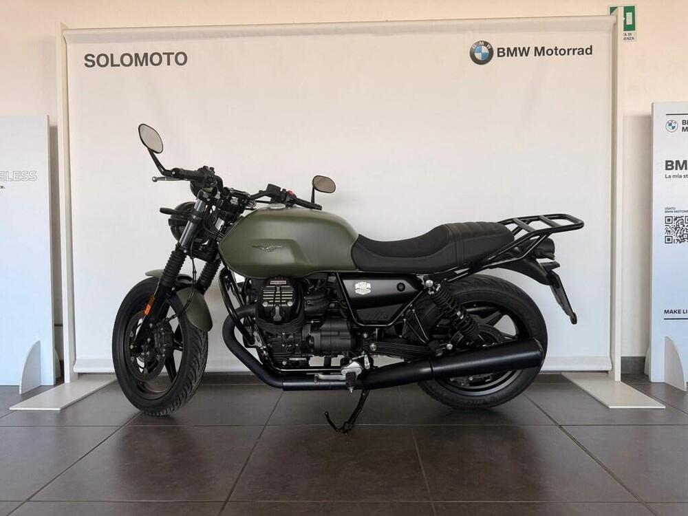 Moto Guzzi V7 Stone (2021 - 24)