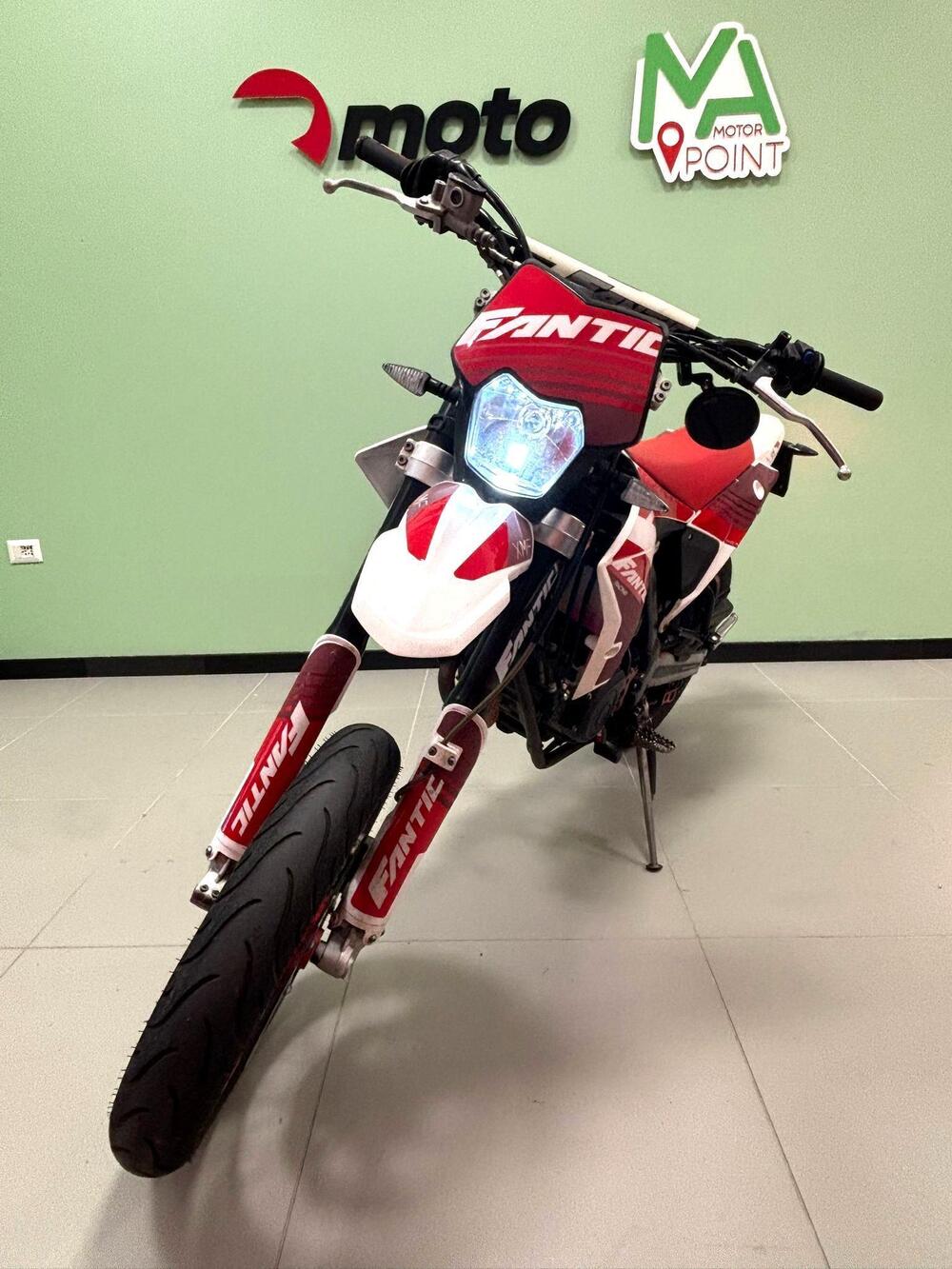 Fantic Motor XMF 125 Motard Performance 4T (2023 - 24) (3)