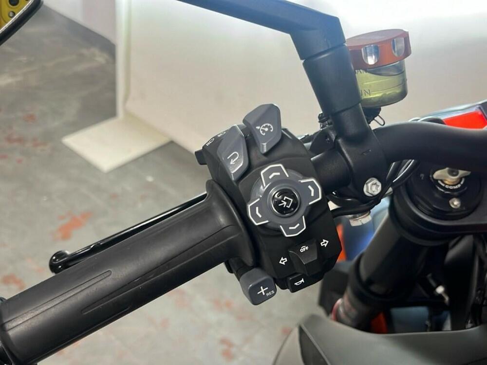 KTM 1290 Super Duke R (2022 - 23) (7)