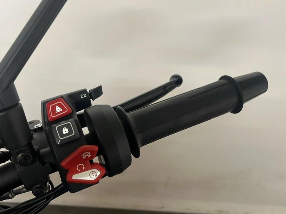 KTM 1290 Super Duke R (2022 - 23) (9)