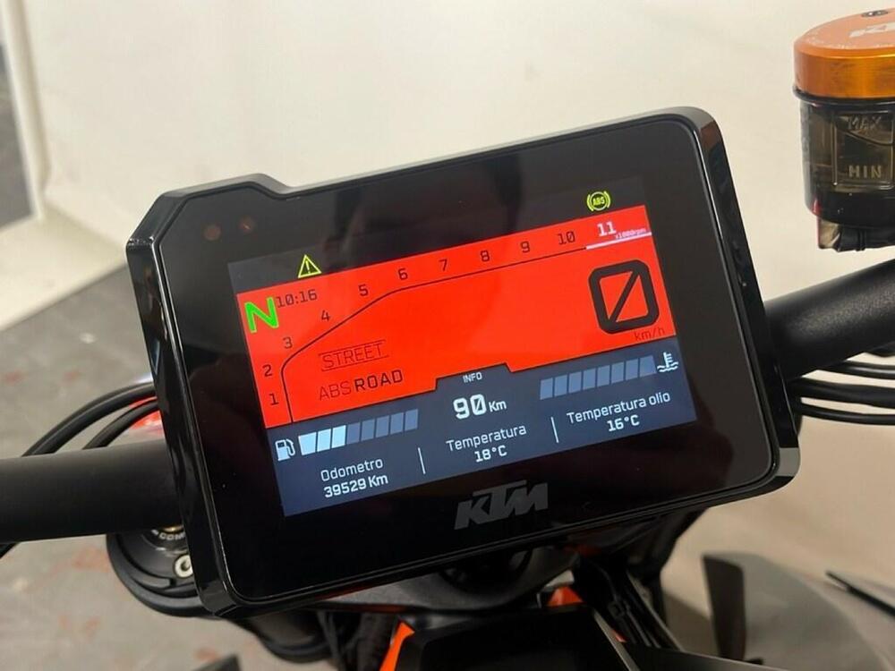 KTM 1290 Super Duke R (2022 - 23) (8)