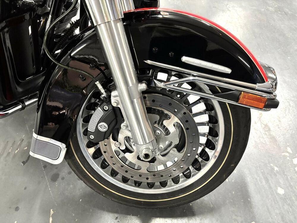 Harley-Davidson 1690 Electra Glide Ultra Limited (2010 - 13) - FLHTK (4)