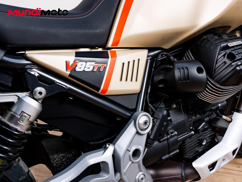 Moto Guzzi V85 TT Travel (2020) (4)