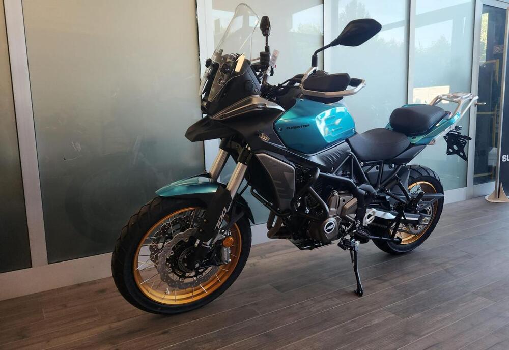 QJ Motor SRT 700 SX (2025 - 26) (4)