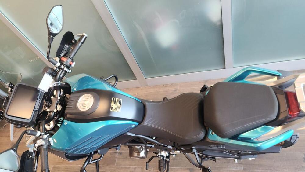 QJ Motor SRT 700 SX (2025 - 26) (5)