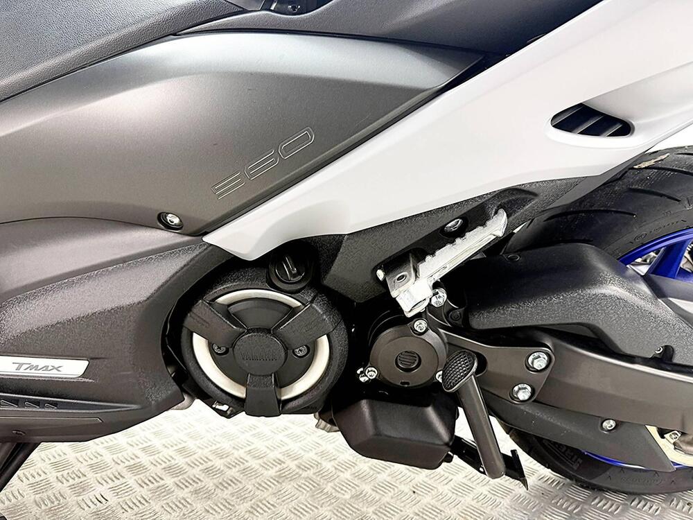 Yamaha T-Max 560 (2022 - 24) (15)